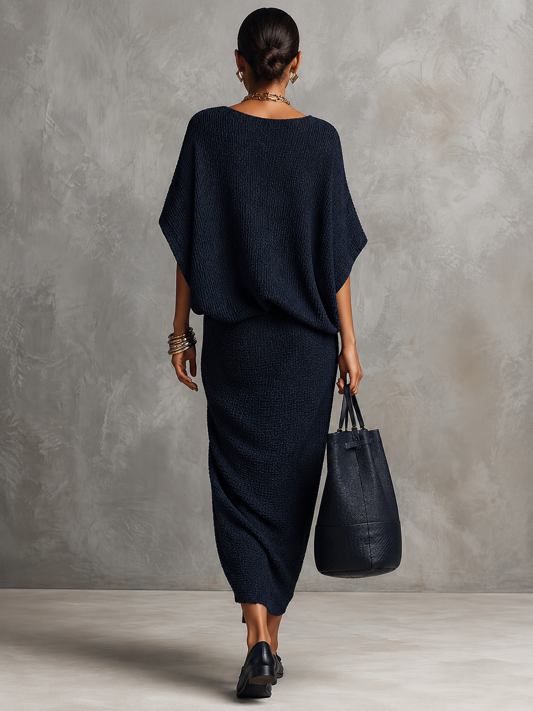 Robe longue bleu marine à la coupe décontractée et à la texture bohème