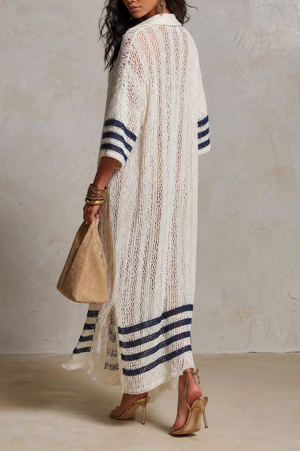 Blusa de malha com recortes e saia comprida de estilo de férias