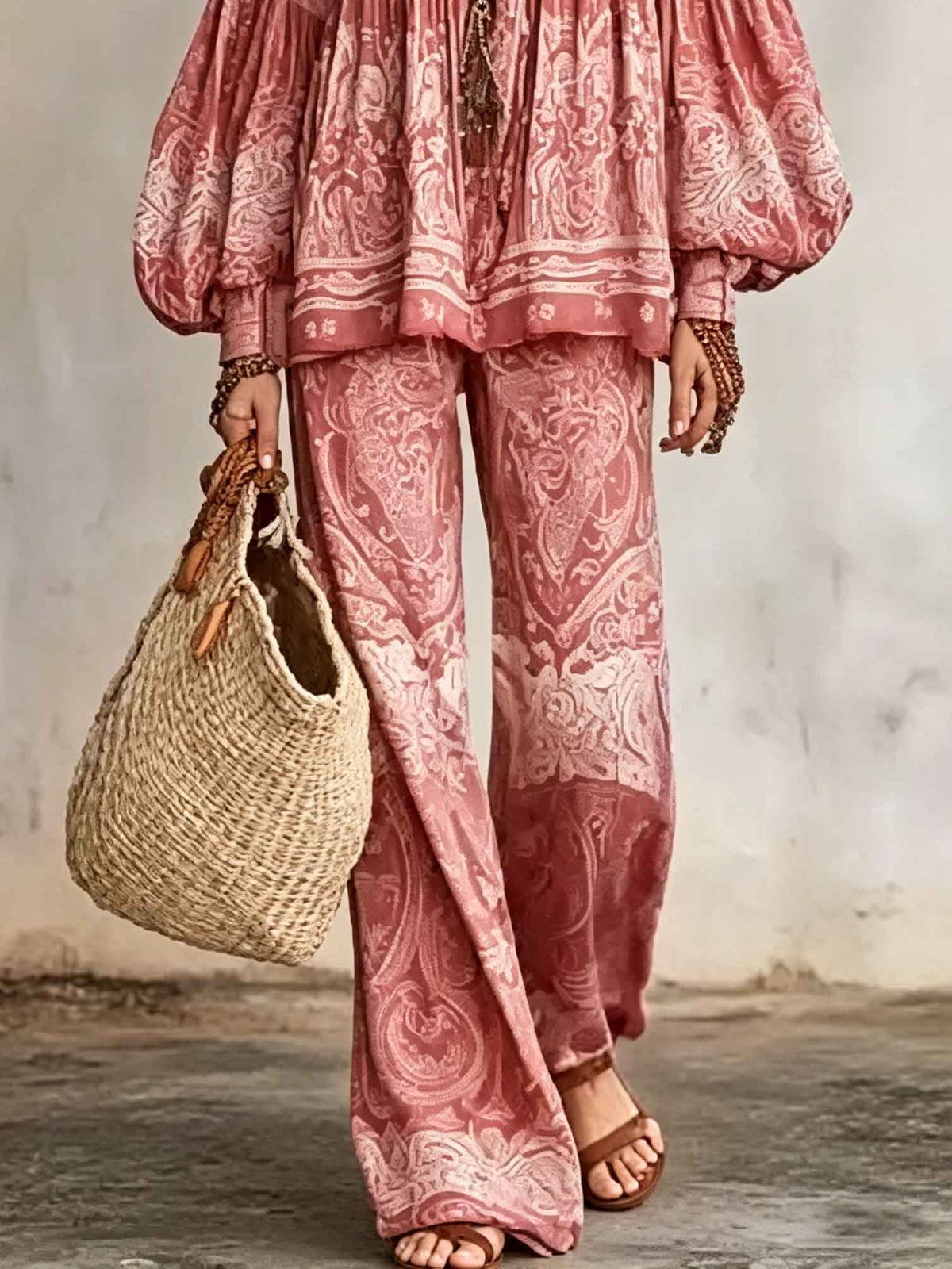 Completo boho a due pezzi con blusa a maniche a palloncino e pantaloni con stampa cachemire