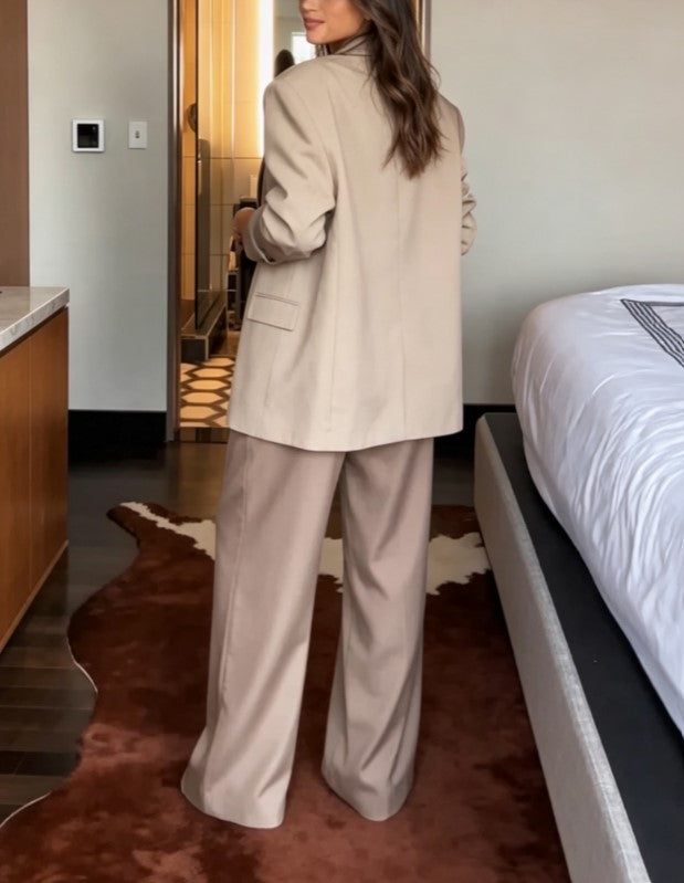 Ensemble deux pièces blazer ample à revers, pantalon de tailleur taille haute à jambes larges