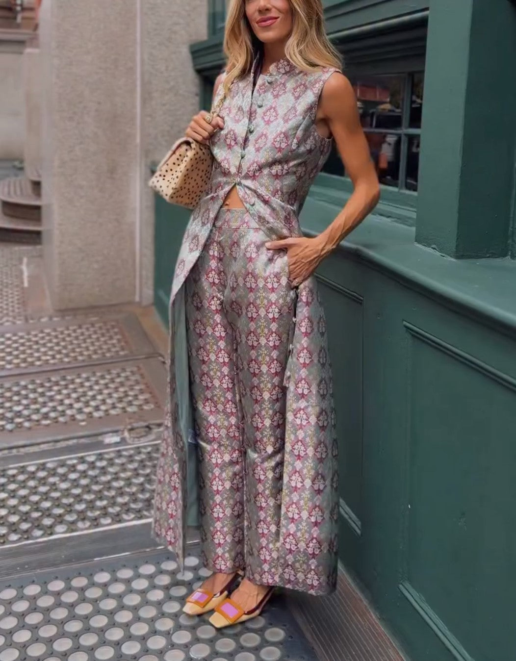 Set aus ärmellosem Jacquard-Oberteil mit langem Überwurf und Hose mit weitem Bein