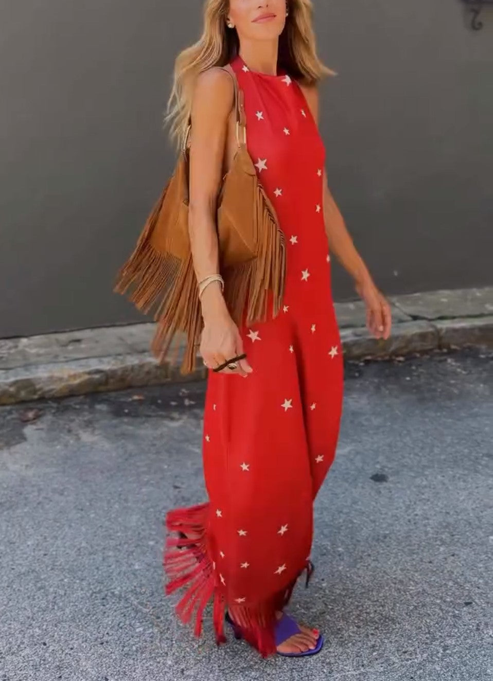Ärmelloses Maxikleid in Rot mit Sternenmuster, Neckholder und Fransensaum