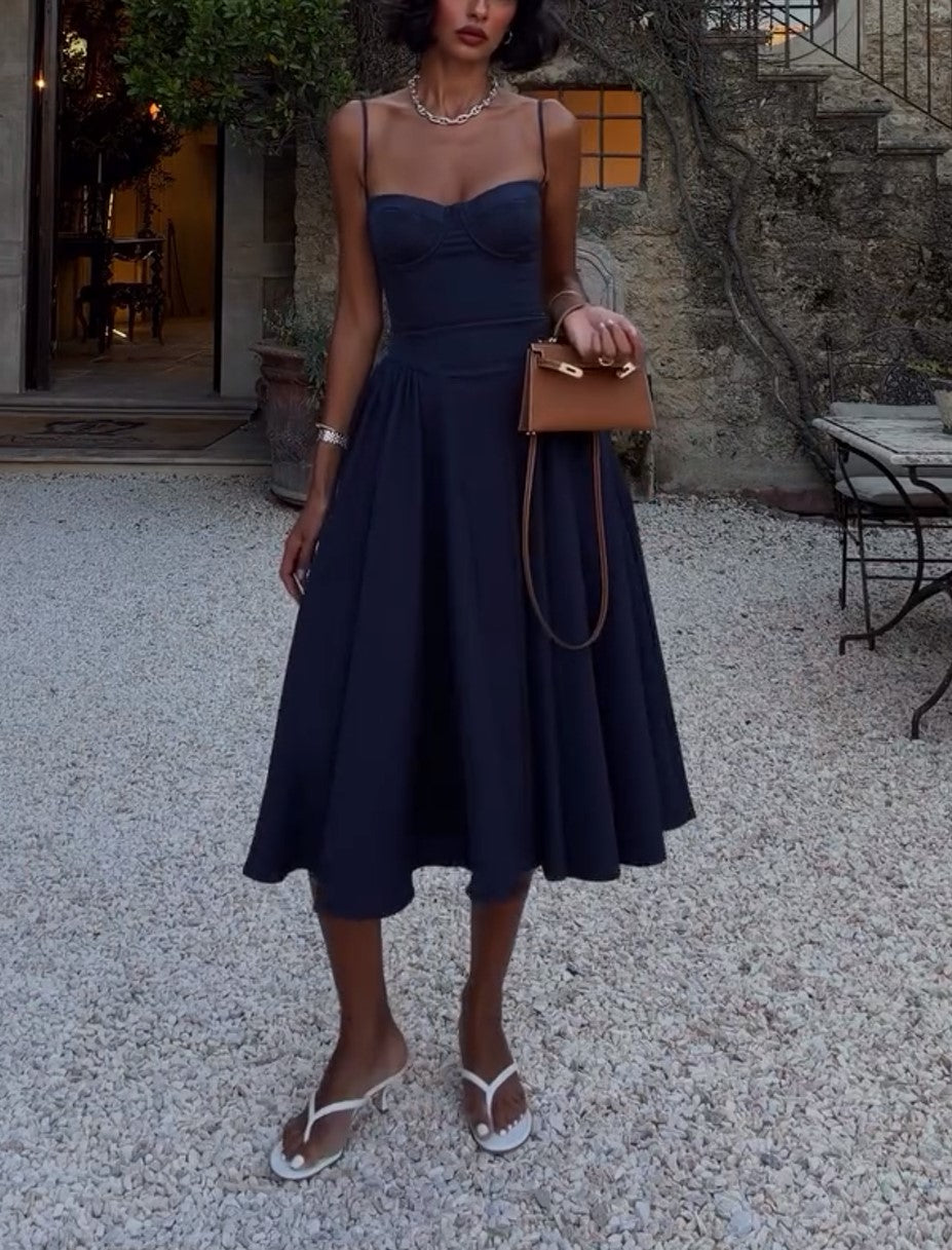 Midikleid mit Spaghettiträgern und ausgestelltem Bustier in Marineblau