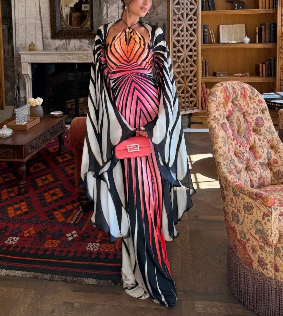 Vestido comprido com estampado degradé de asas de borboleta, decote halter e mangas-capa esvoaçantes