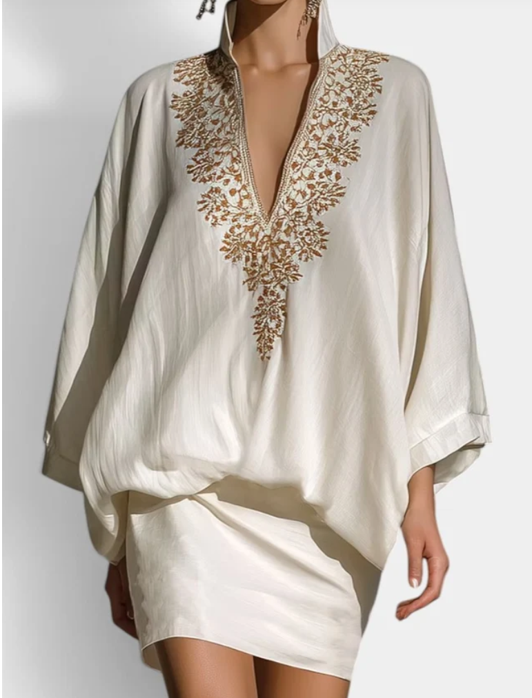 Bluse und Rock mit Stickereien im Bohème-Stil
