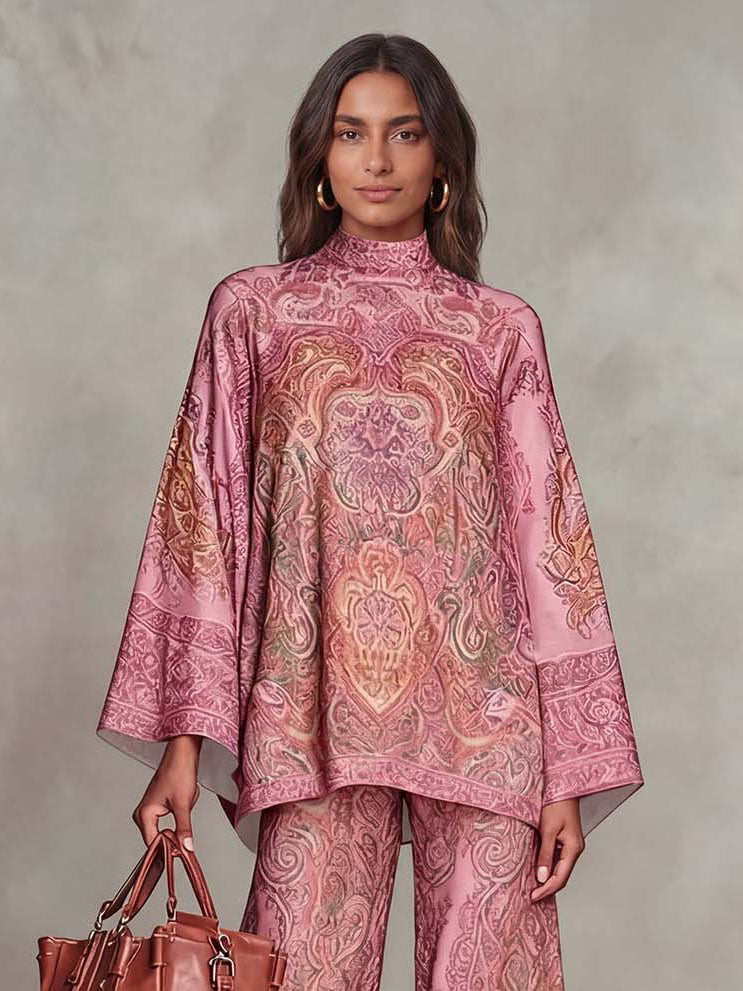 Elegante completo in raso a due pezzi con stampa cachemire e maniche a pipistrello