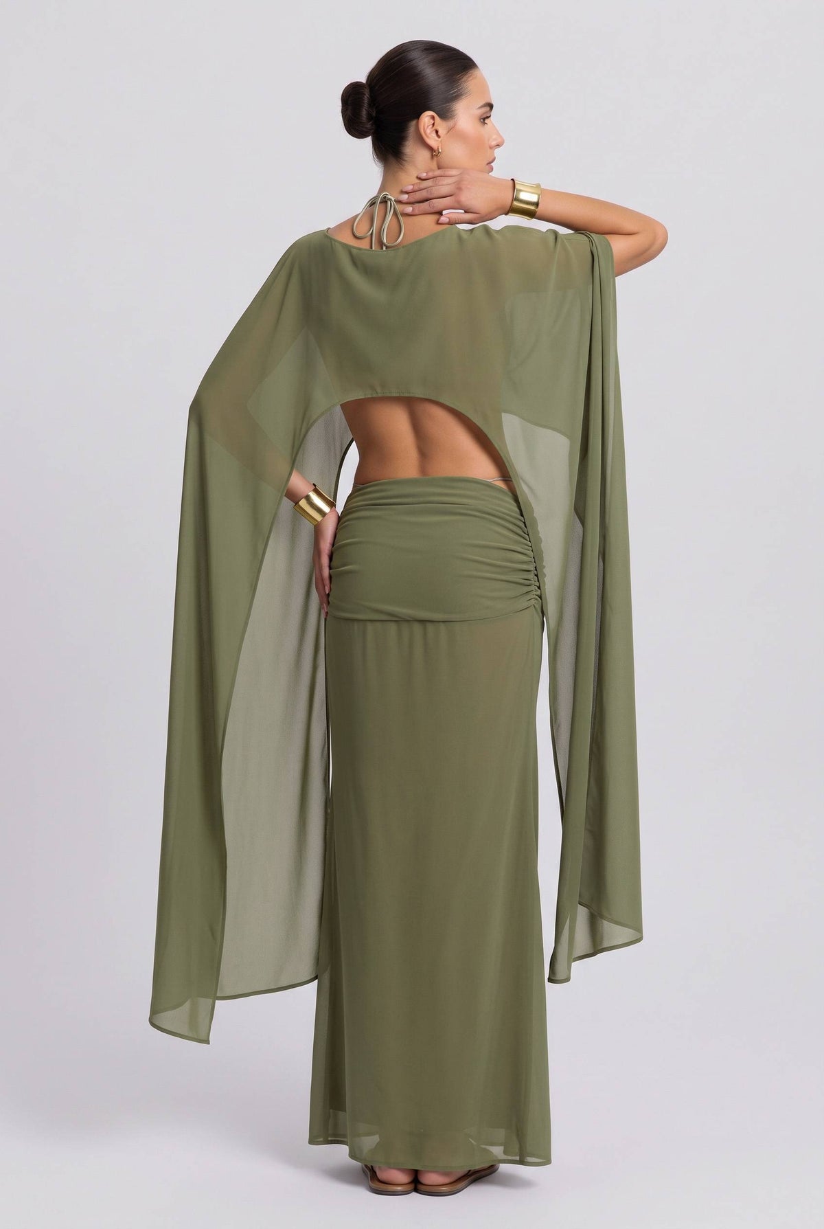 Ensemble haut à manches longues et jupe longue plissée - tenue bohème pour les vacances à la plage