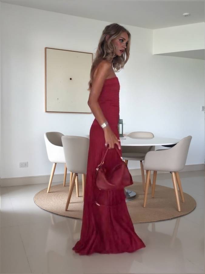 Figurbetontes Strick-Maxikleid mit Bandeau-Ausschnitt