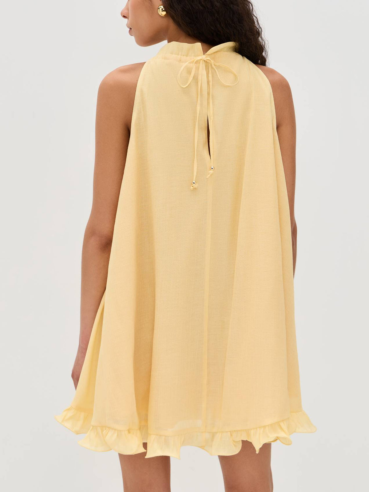 Kleid mit dreidimensionalen Blumen im Urlaubsstil