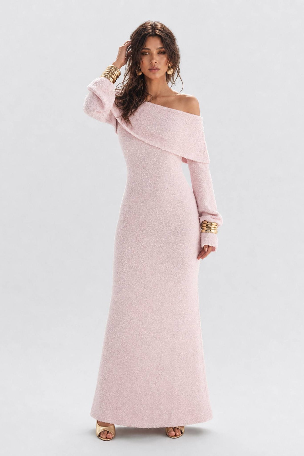 Vestido largo de tweed texturizado con hombros descubiertos