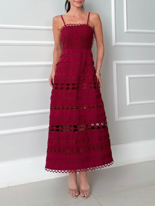 Elegantes Midikleid mit Spitze, Cut-outs und Spaghettiträgern