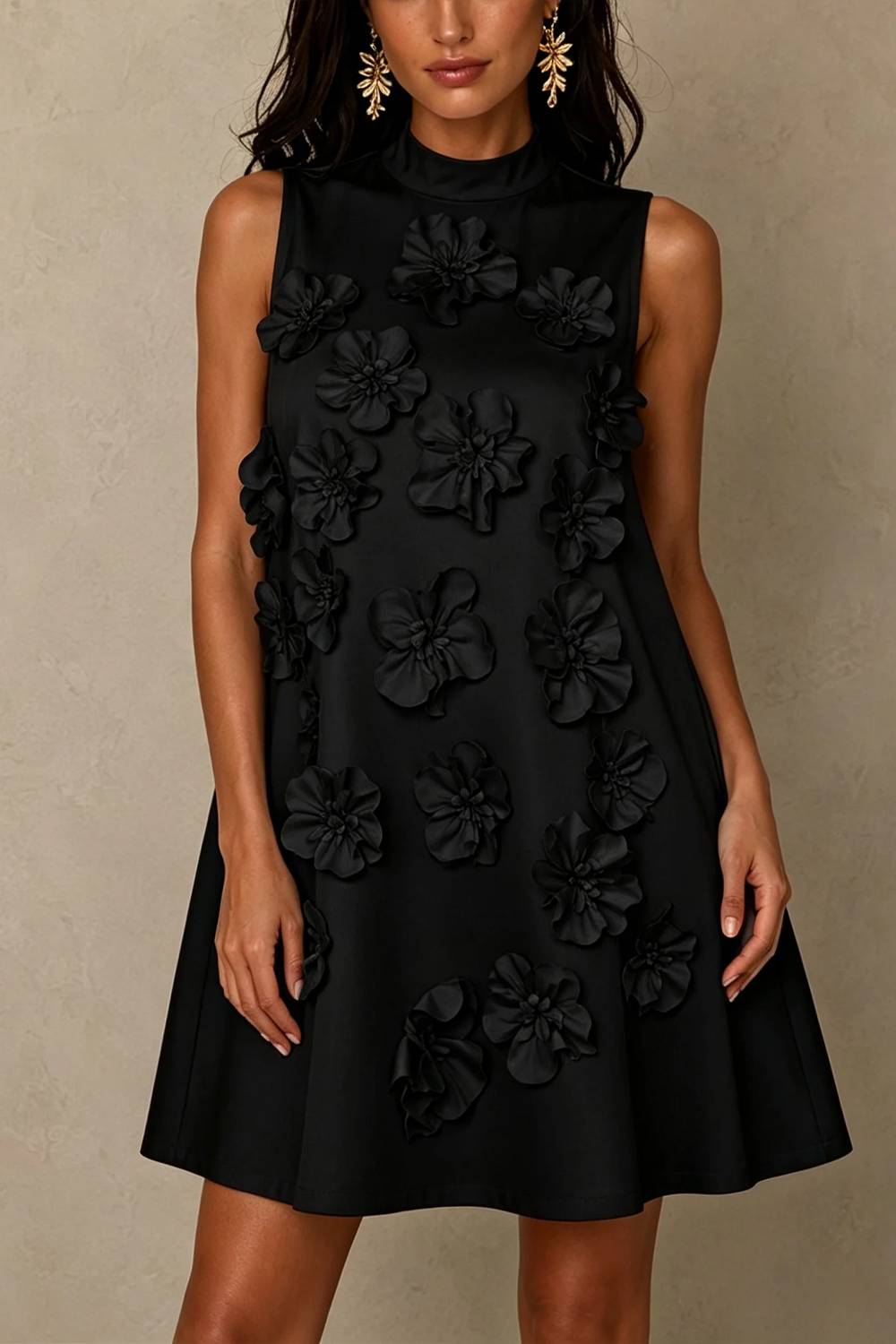 Robe courte trapèze sans manches à col montant et appliqués floraux en 3D