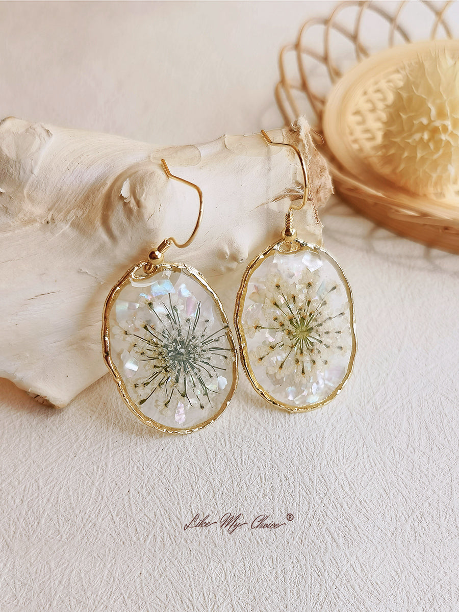 Pendientes con flores prensadas - flores de zanahoria silvestre ovaladas