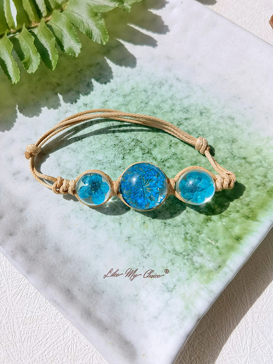 Bracelet jonc à charms en forme de pierres précieuses et de fleurs de cerisier, avec cordon réglable