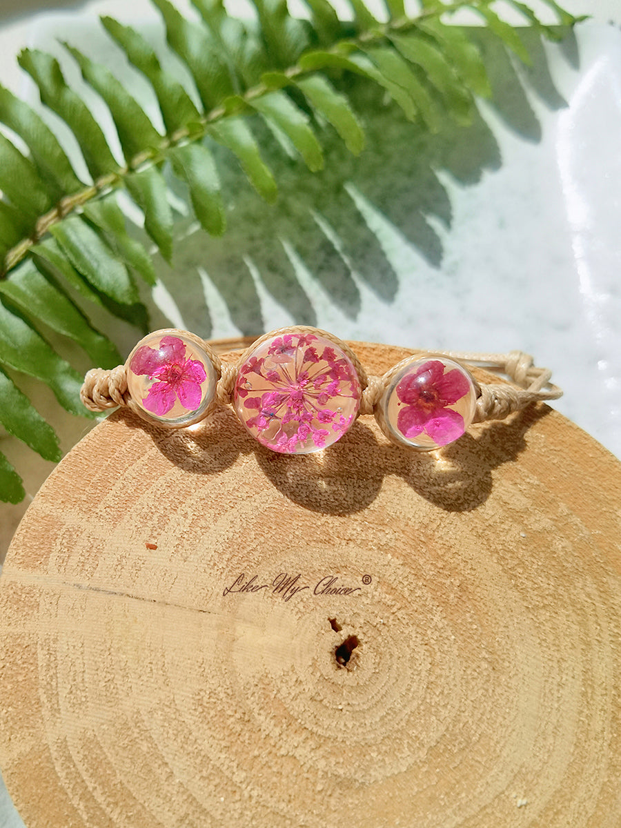 Bracelet jonc à charms en forme de pierres précieuses et de fleurs de cerisier, avec cordon réglable