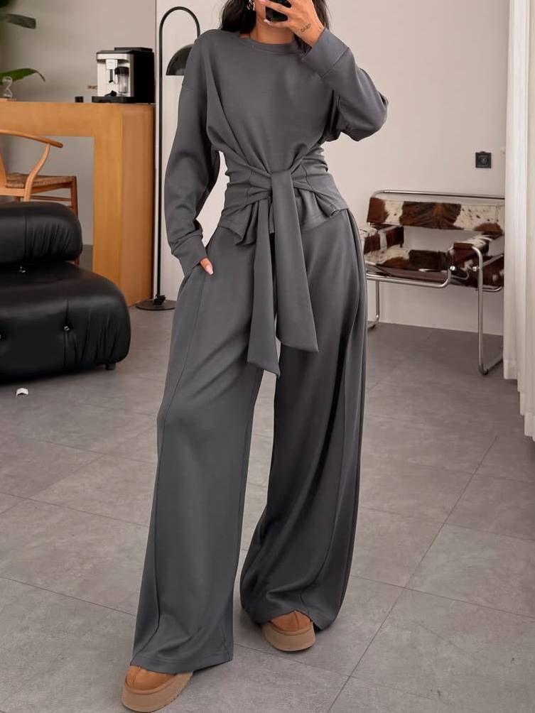 Ensemble avec pull à lacets et pantalon à jambes larges
