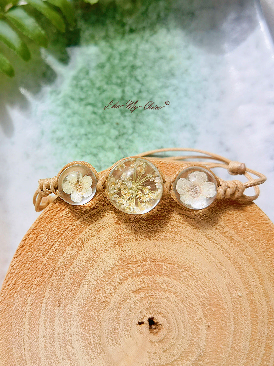 Bracelet jonc à charms en forme de pierres précieuses et de fleurs de cerisier, avec cordon réglable