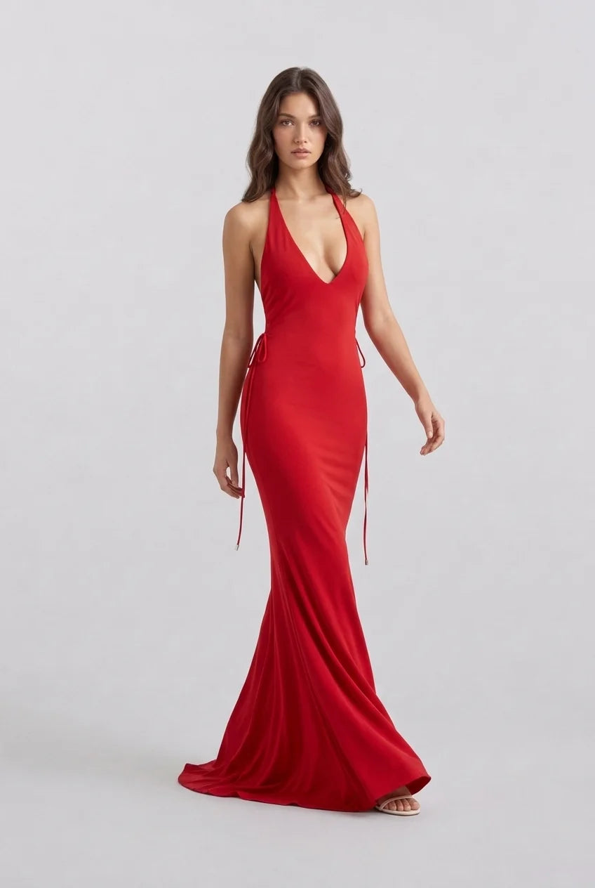 Vestido largo formal de noche rojo, sin mangas, con cuello halter y escote en V pronunciado