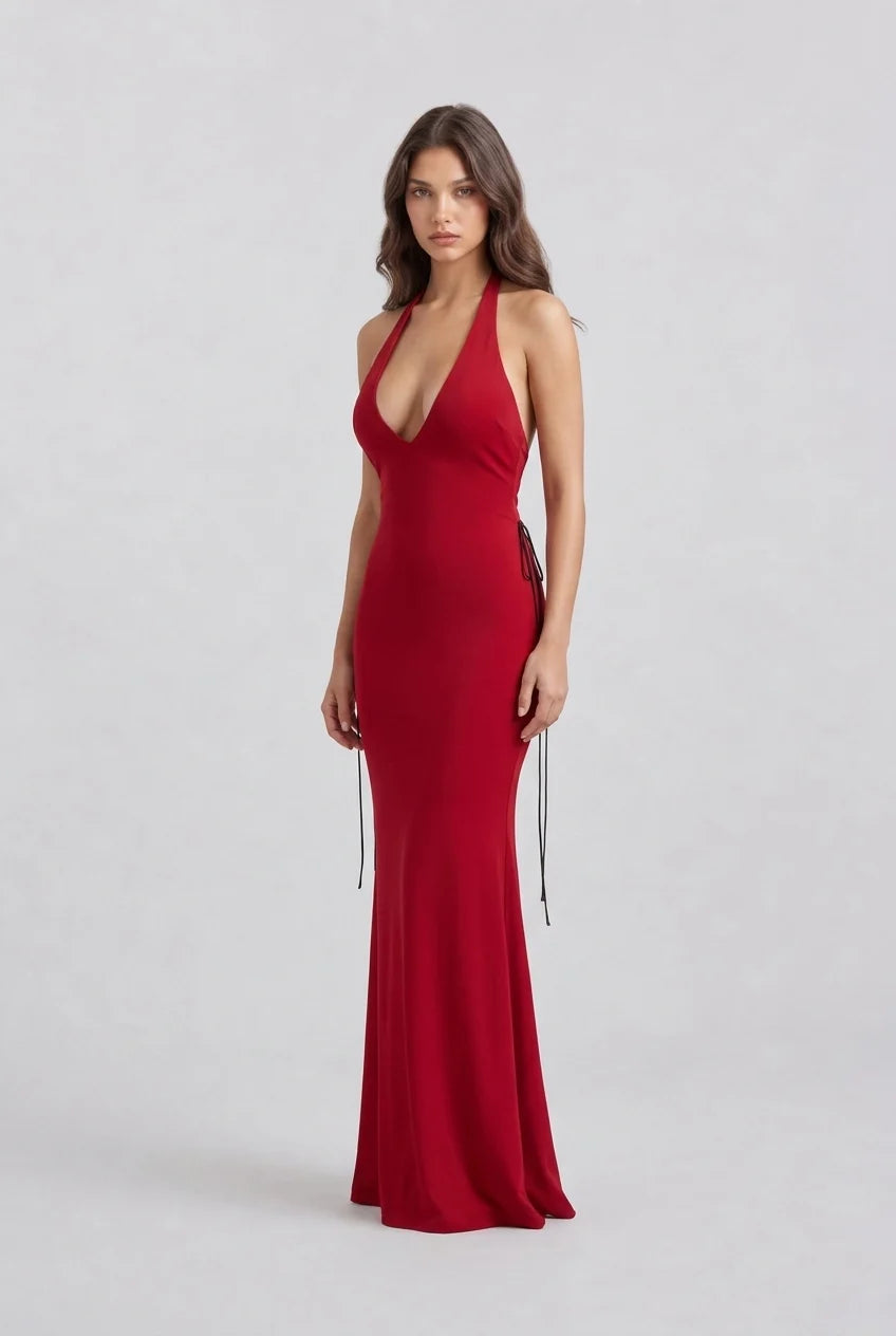 Vestido largo formal de noche rojo, sin mangas, con cuello halter y escote en V pronunciado