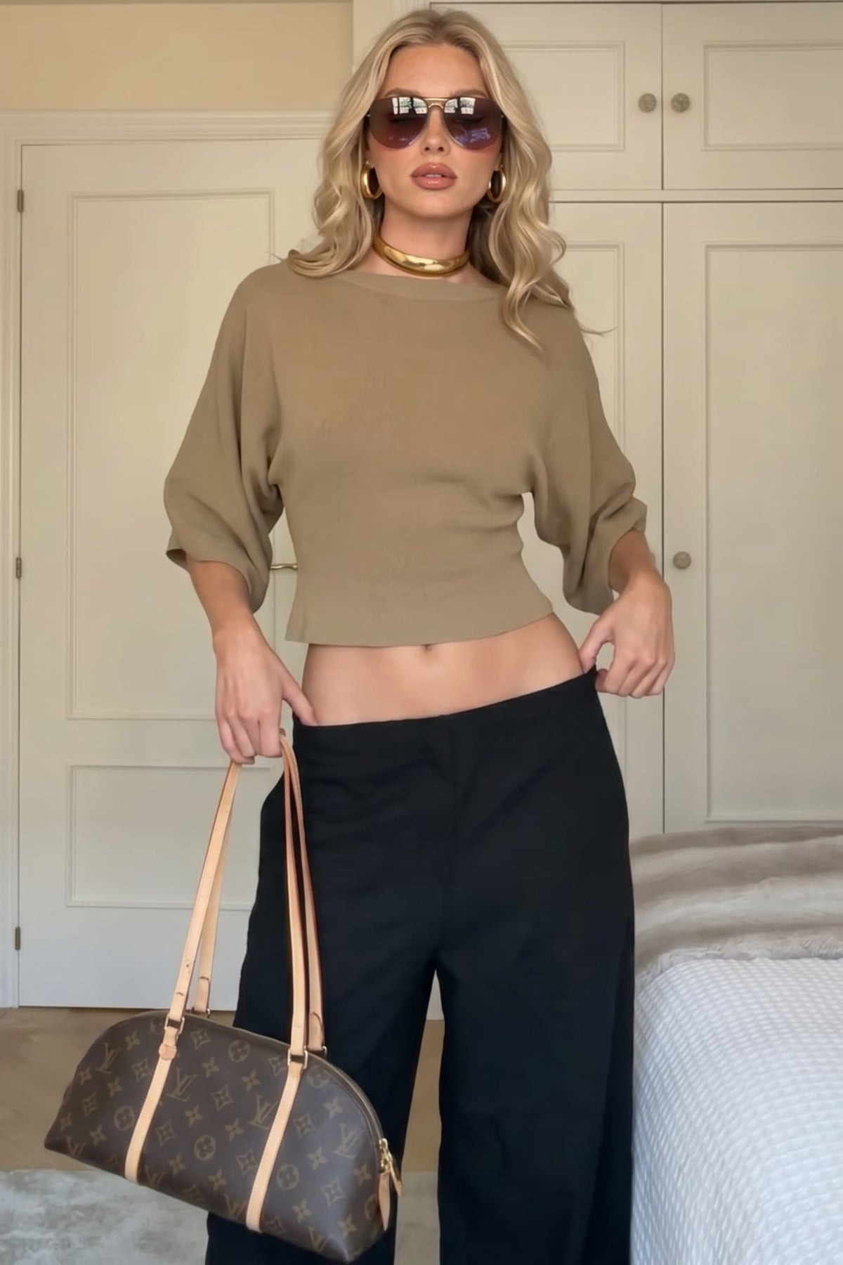 Set aus Oberteil mit Puffärmeln und Hose mit weitem Bein