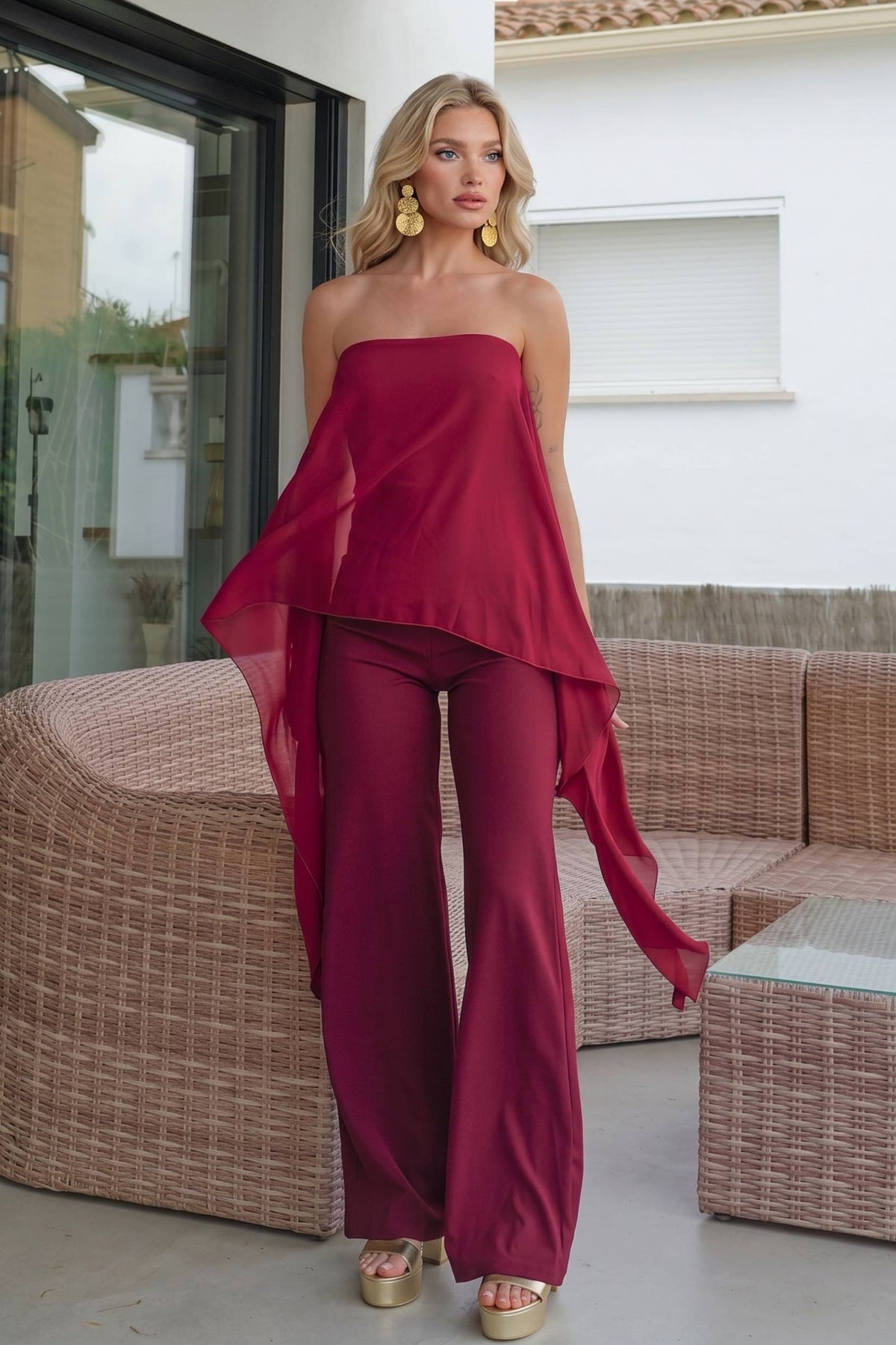 Luftiger trägerloser Jumpsuit