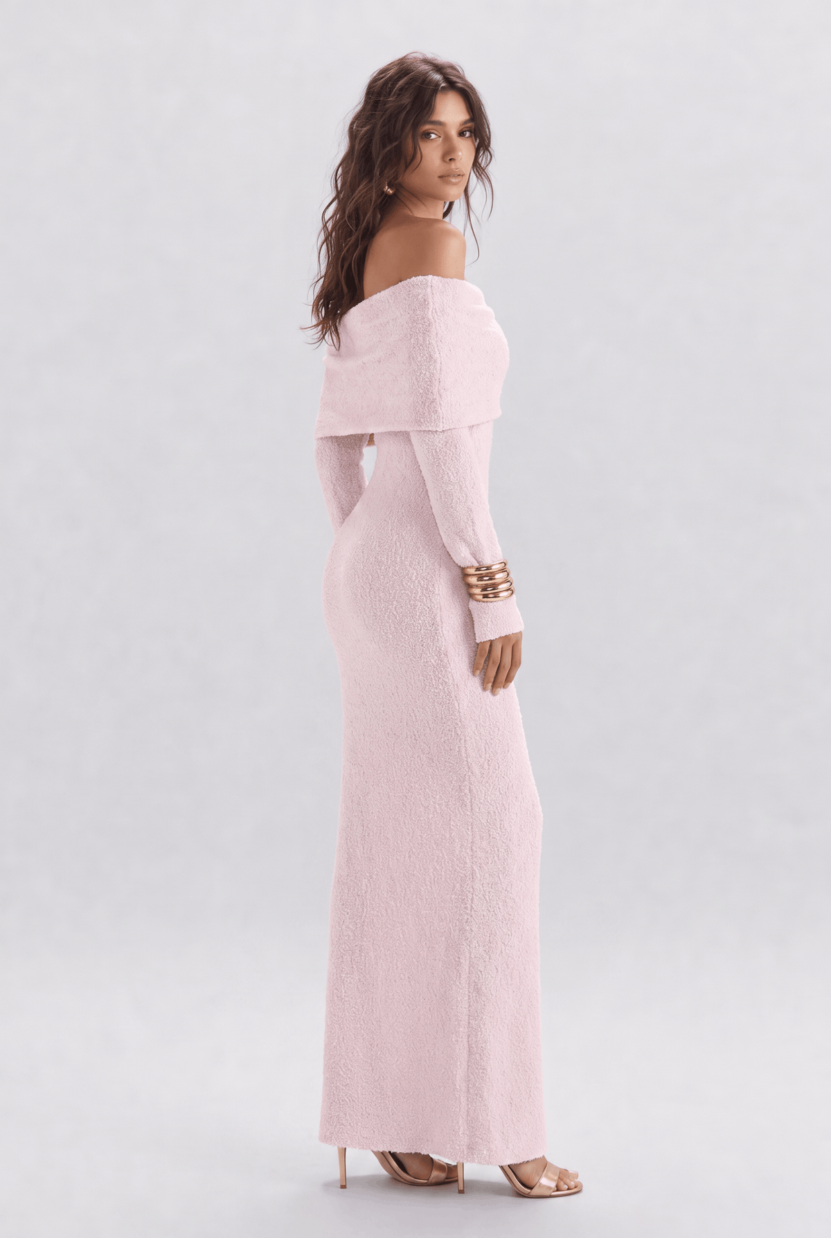 Vestido largo de tweed texturizado con hombros descubiertos