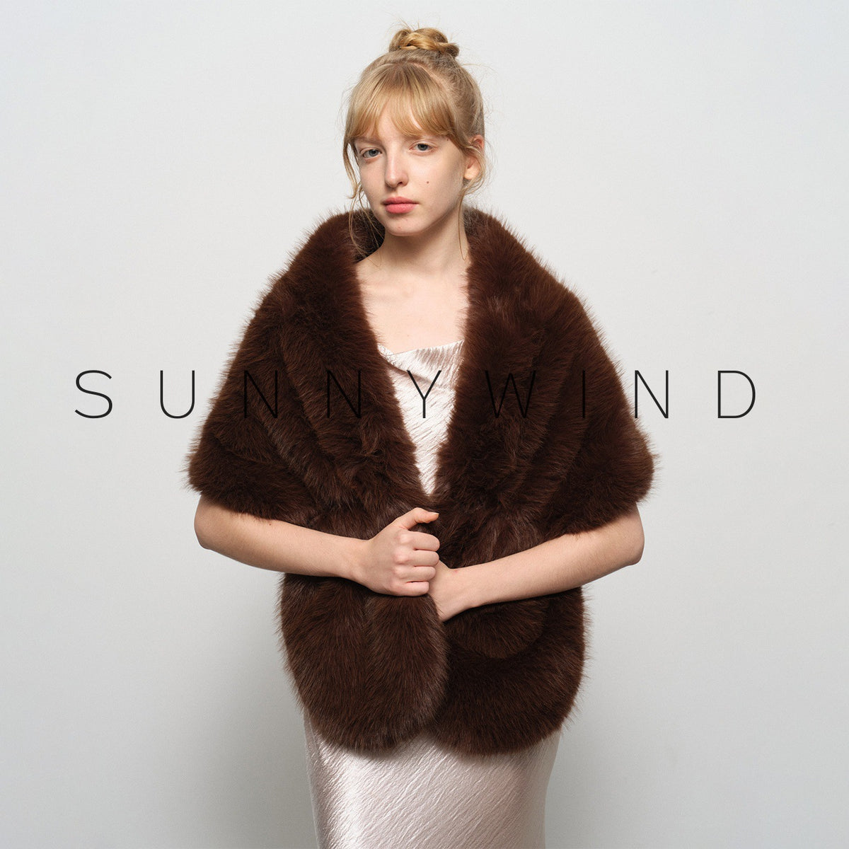 Stylish and elegant faux fur-collared shawl for evening party gowns.