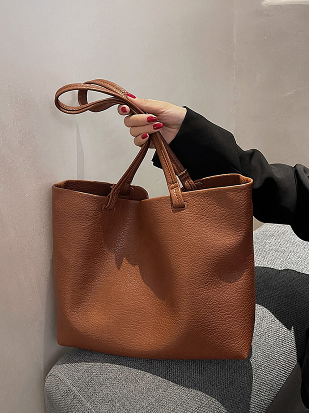 Hochwertige große Schultertasche mit weicher Form