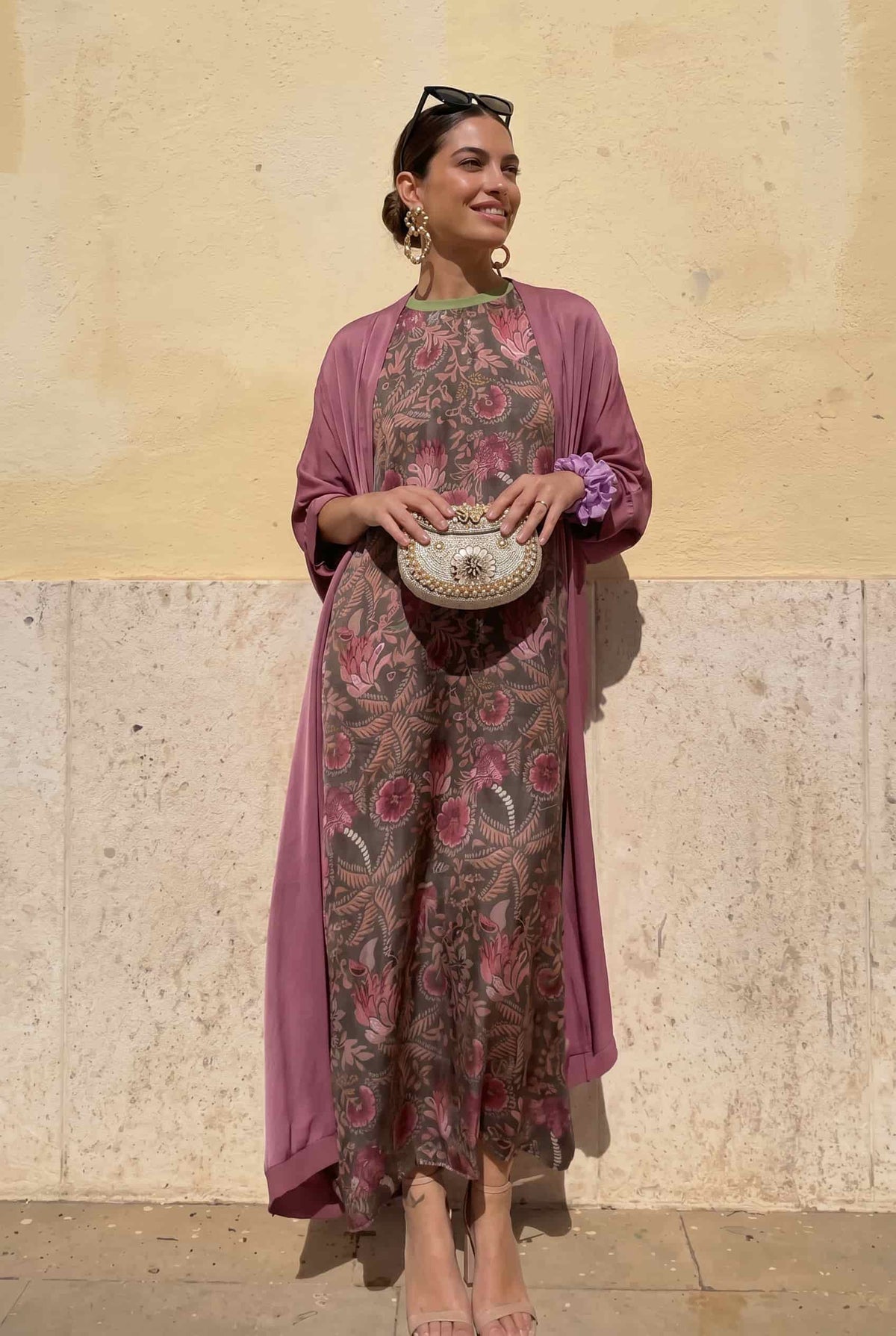 Set aus bedrucktem Kleid und Mantel