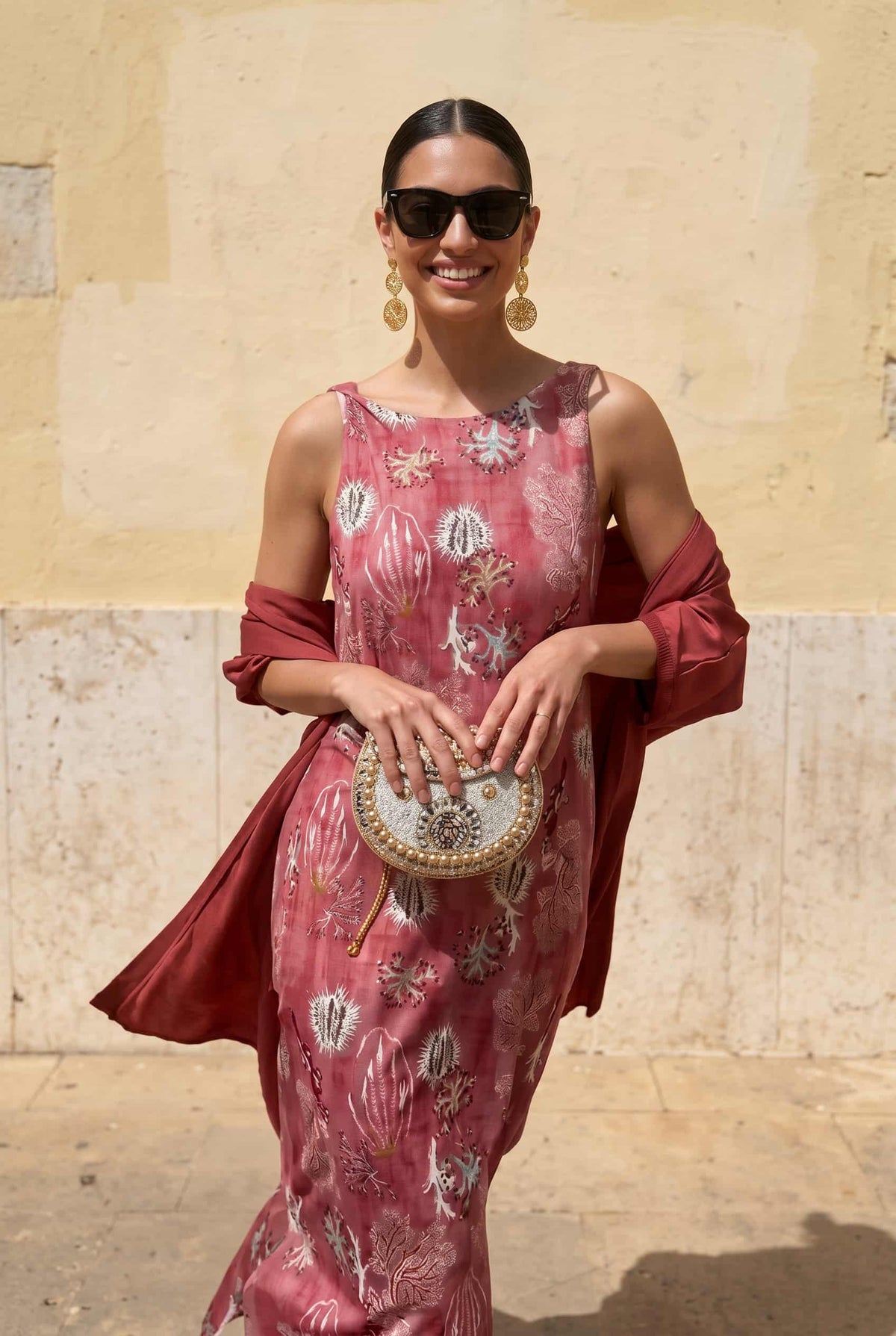 Set aus bedrucktem Kleid und Mantel