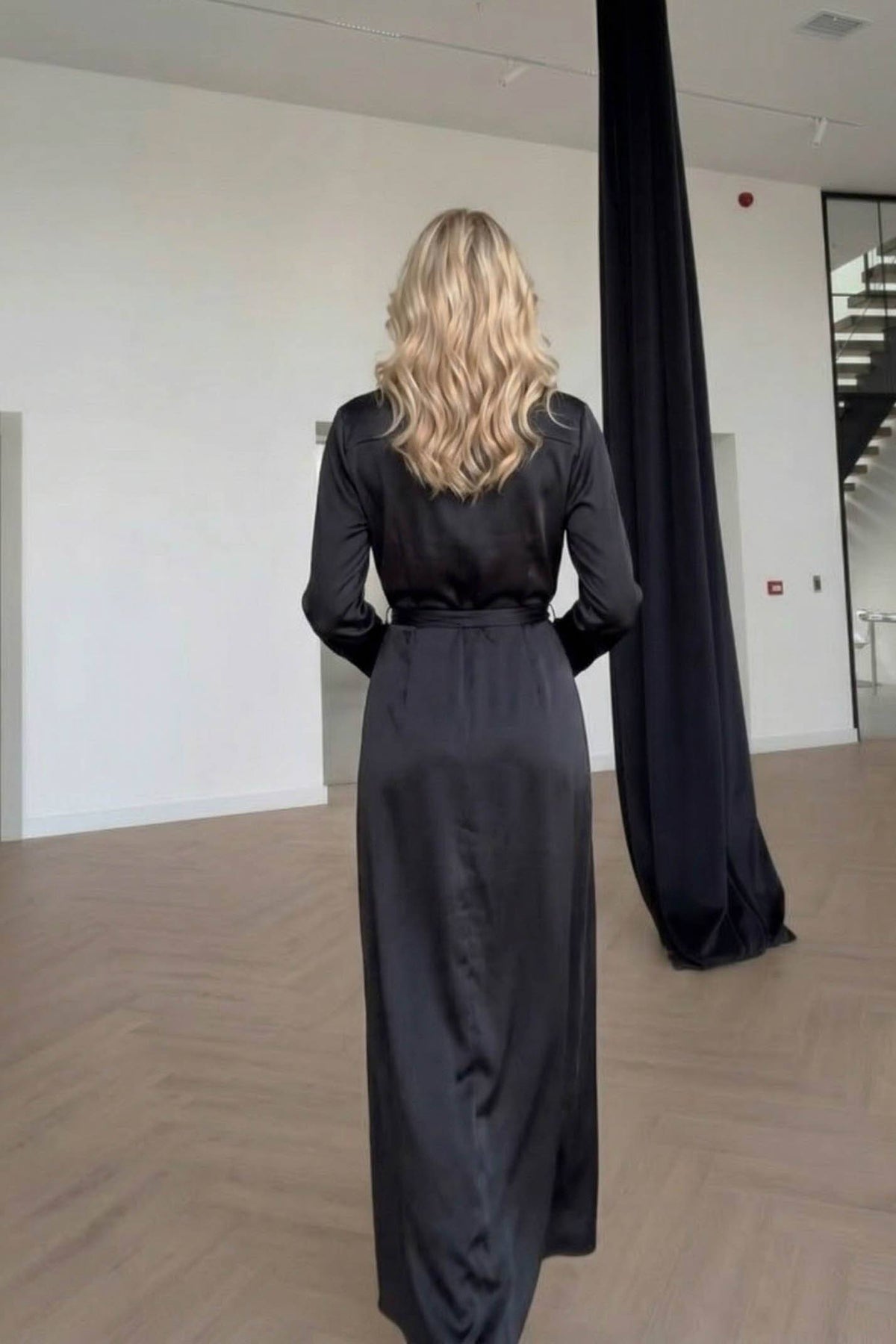 Maxikleid mit V-Ausschnitt und Schlitz