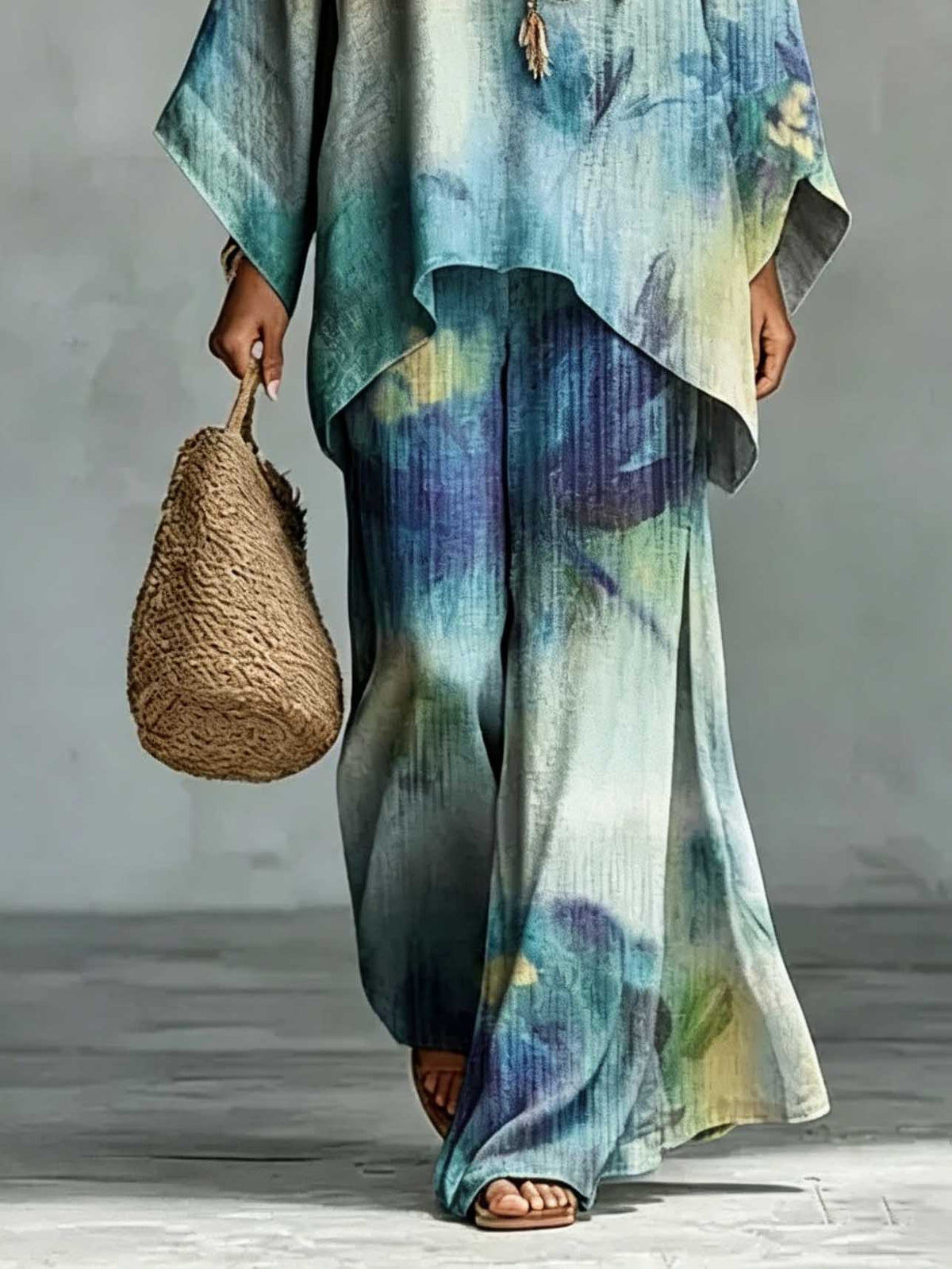 Raffinato completo a due pezzi con camicia a maniche a pipistrello e pantaloni, stampa tie-dye
