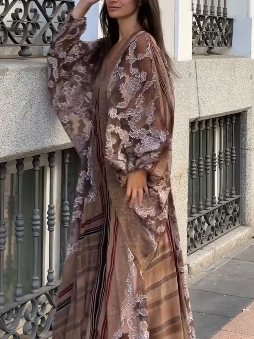 Pizzo floreale Licate su rete con fodera in raso (trasparente, leggero e testurizzato)