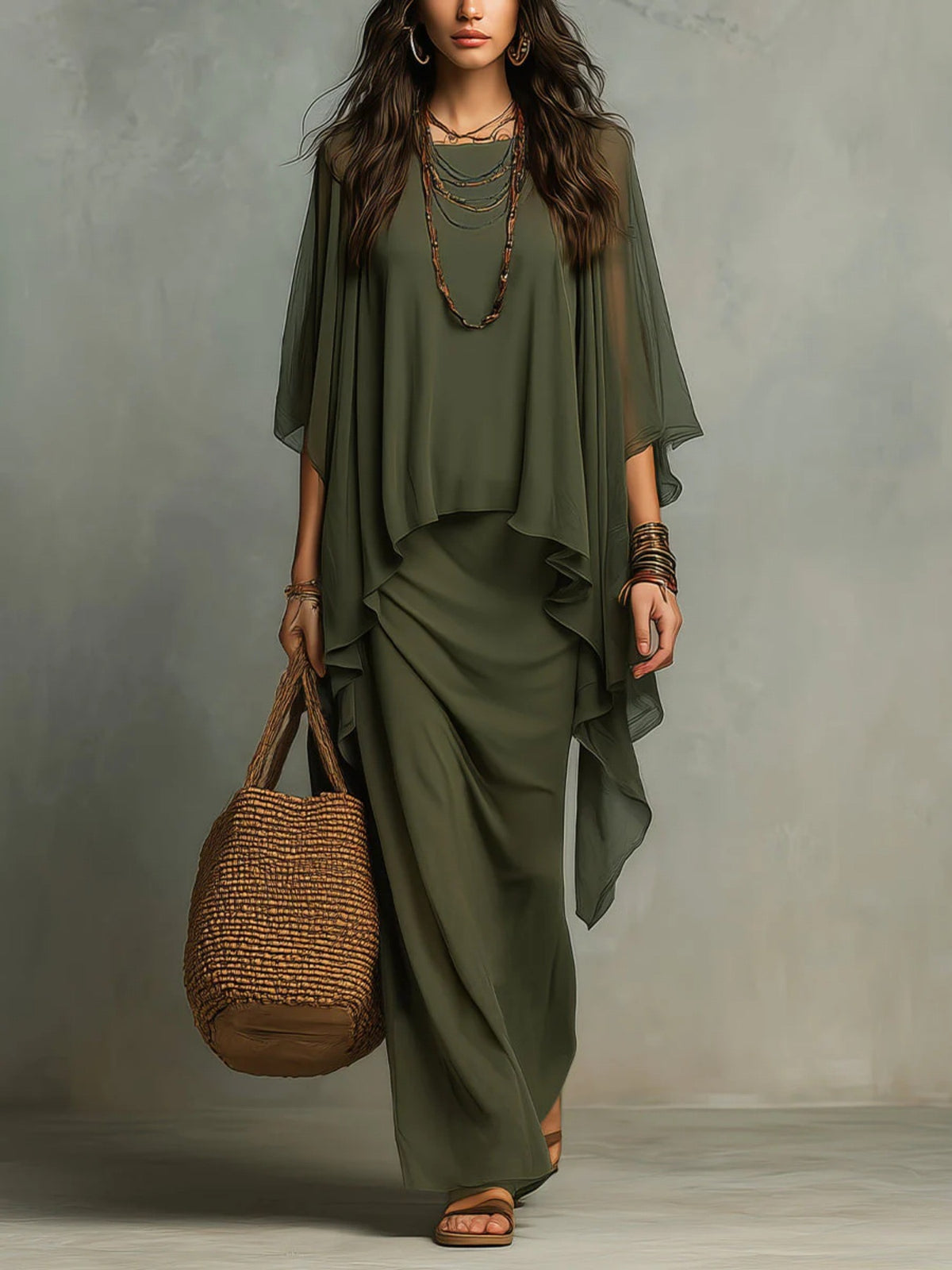 Elegante completo maxi a due pezzi con mantella in chiffon