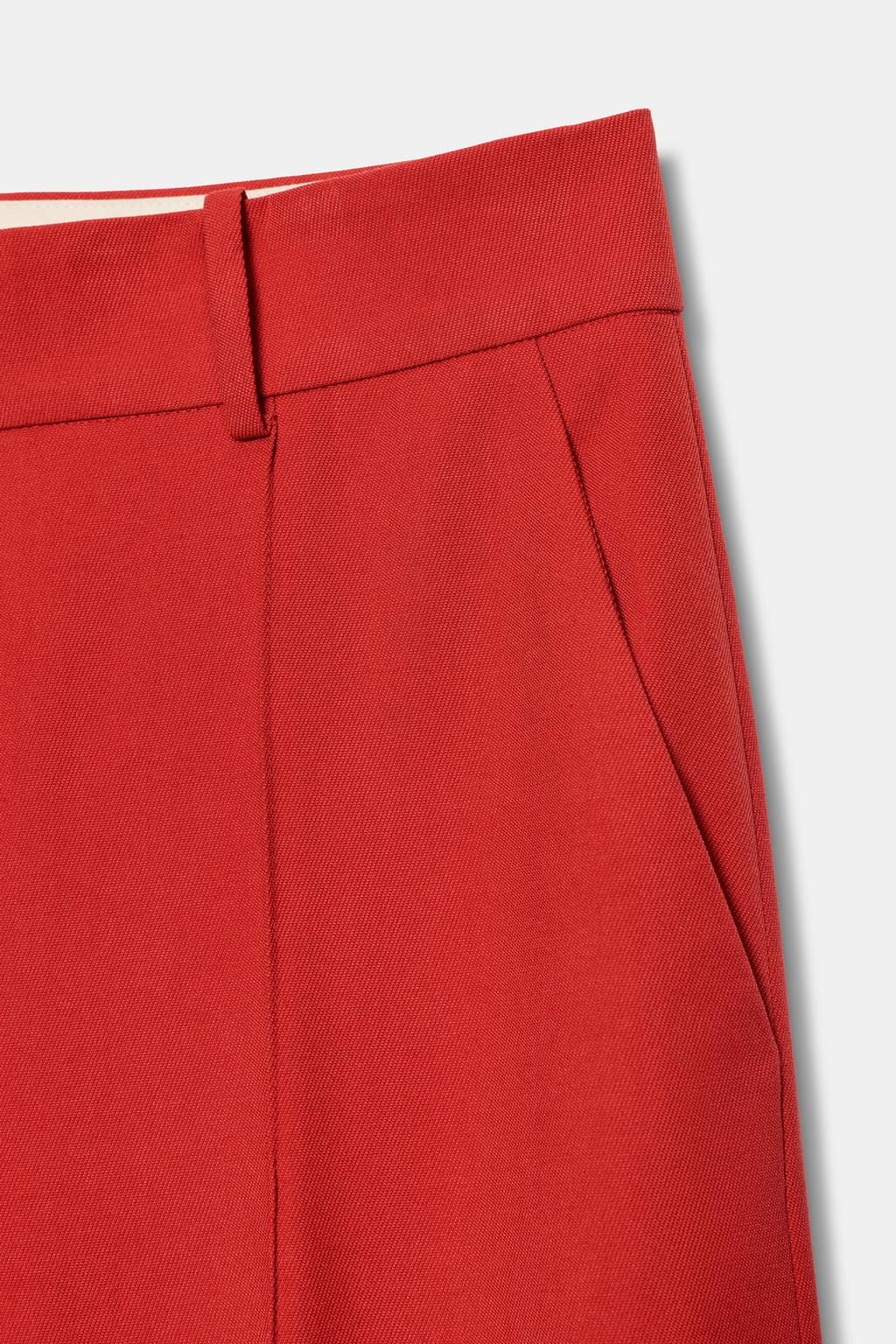 Conjunto de 2 peças: blusa drapeada de gola subida e calças de perna larga