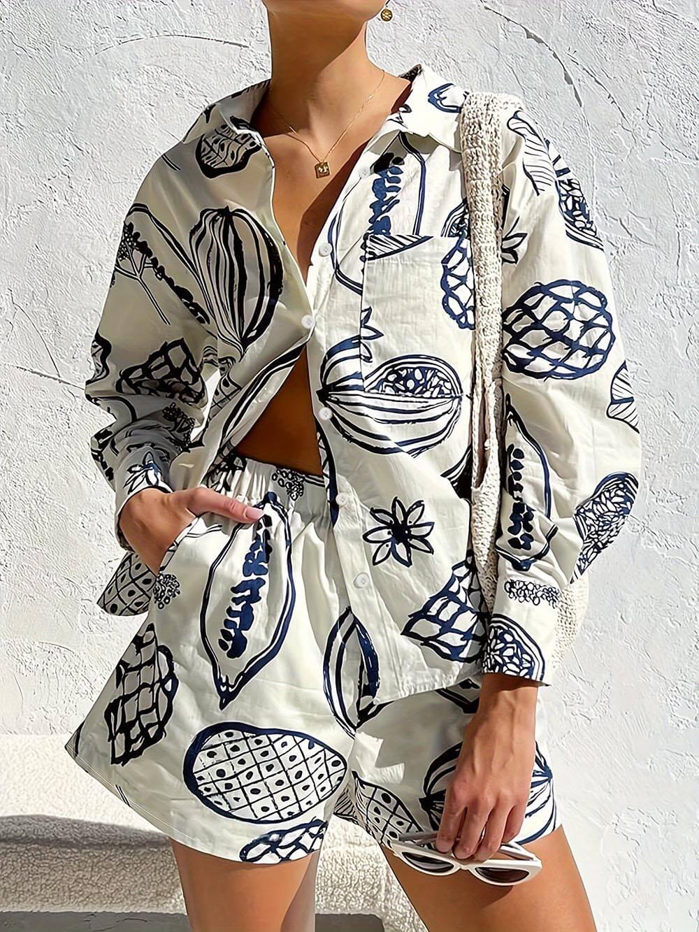Completo estivo con camicia e pantaloncini ampi a stampa di frutta
