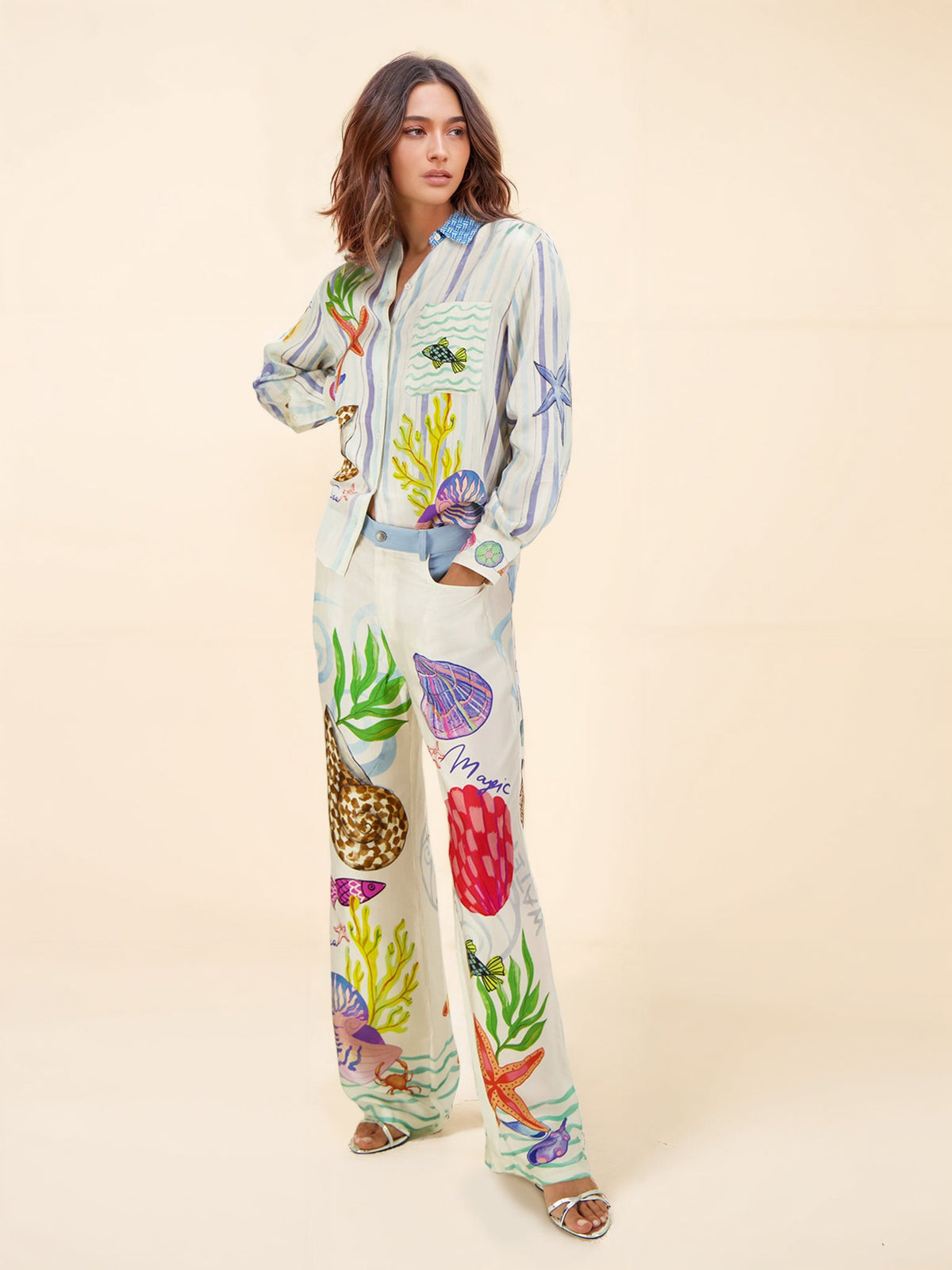 Pantalones con estampado de temática oceánica