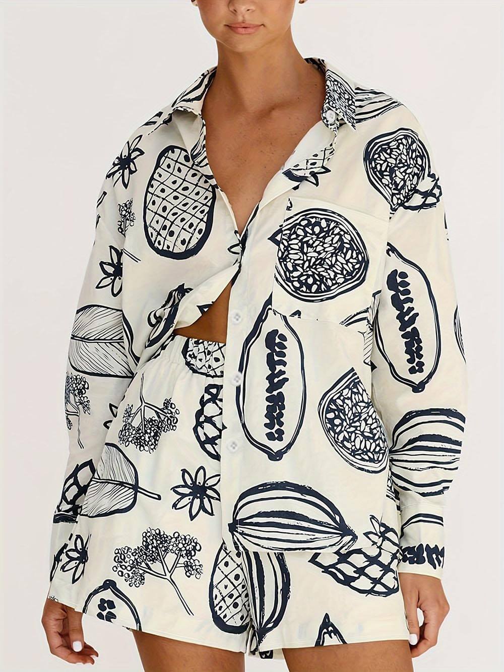 Completo estivo con camicia e pantaloncini ampi a stampa di frutta