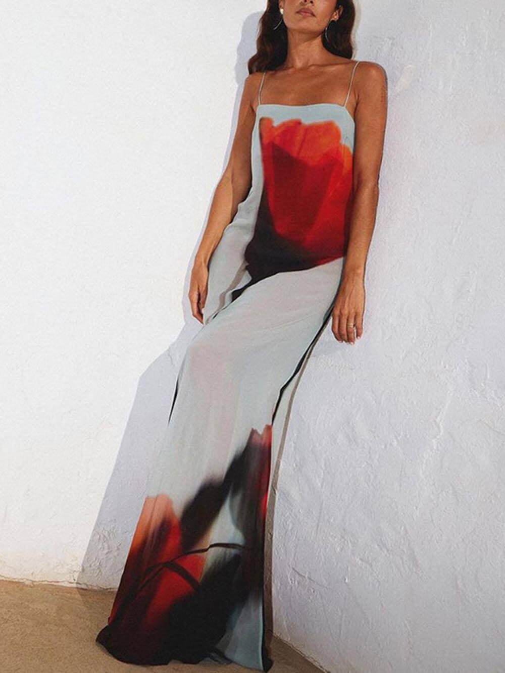 Vestido maxi evasé para férias, com alças finas e padrão abstrato de tulipas