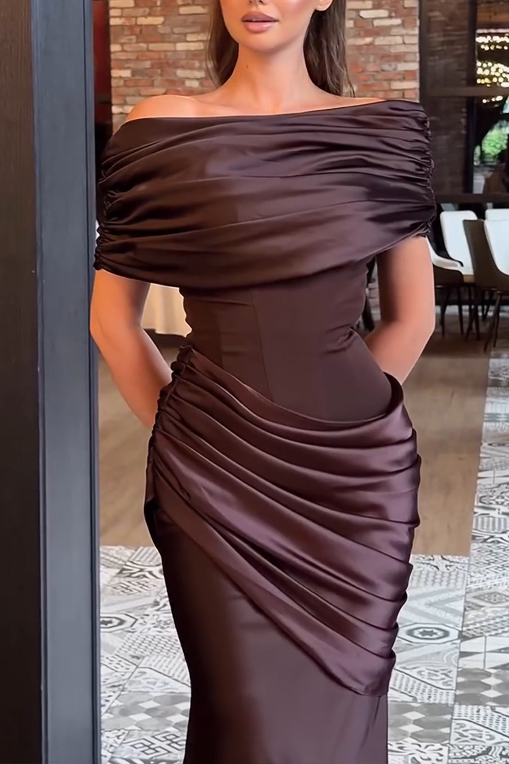 Schulterfreies Satin-Abendkleid für Damen in Meerjungfrauen-Silhouette