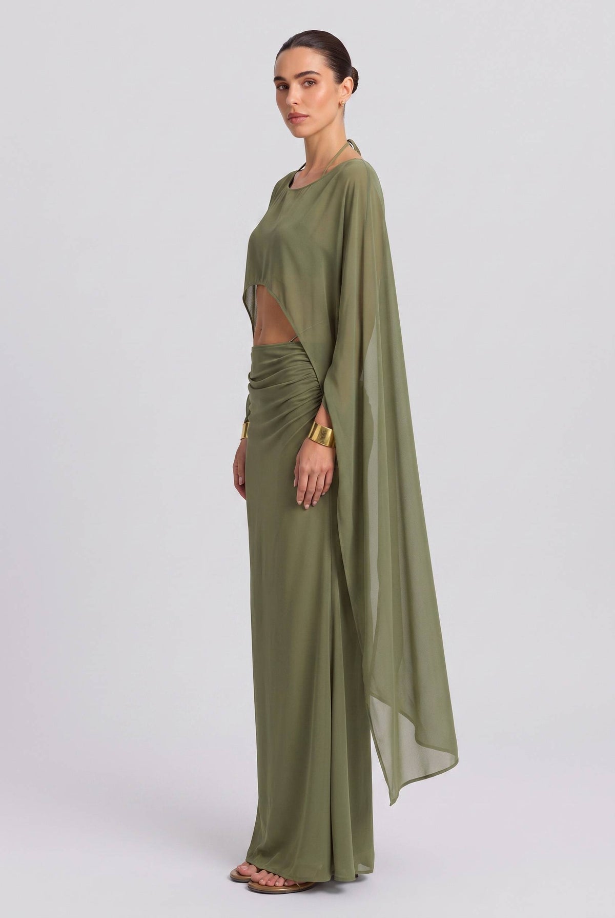 Ensemble haut à manches longues et jupe longue plissée - tenue bohème pour les vacances à la plage