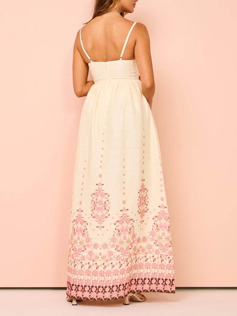 Vestido maxi creme com decote halter e estampado étnico
