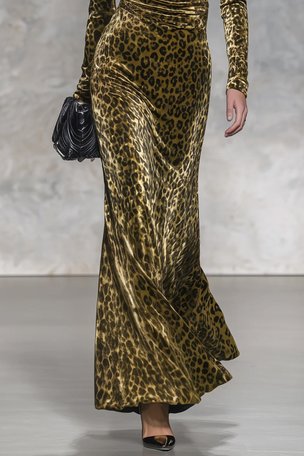 Vintage style Casual Elegant Long Velvet Leopard print Skirt With Raw edge Paneling