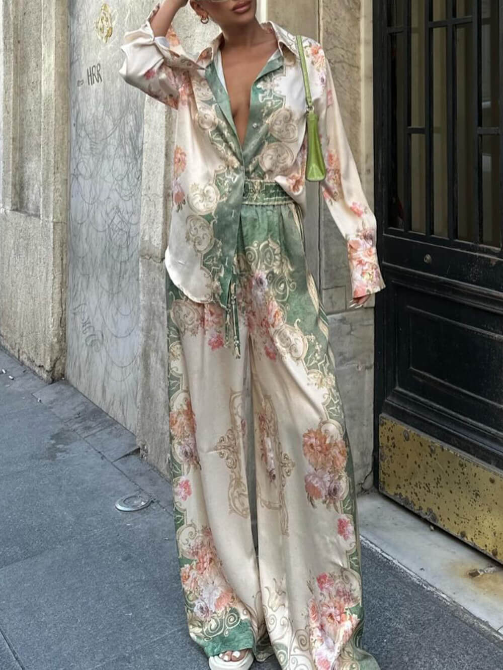 Camicia oversize ampia con esclusiva stampa floreale