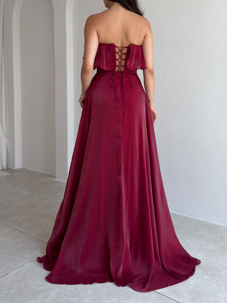 Elegantes trägerloses Korsett-Maxikleid mit Rüschen und hohem Schlitz