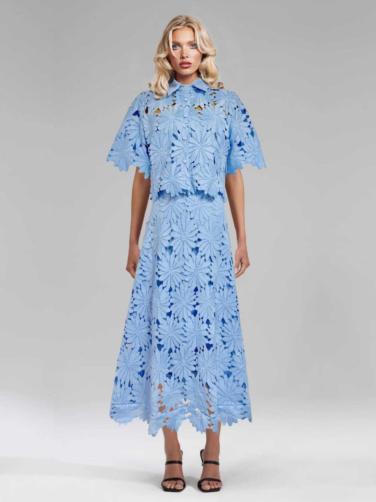 Falda midi elegante de encaje