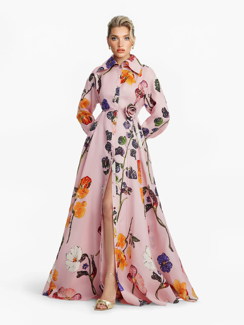 Vestido largo elegante de línea A con estampado floral y cierre de botones delantero