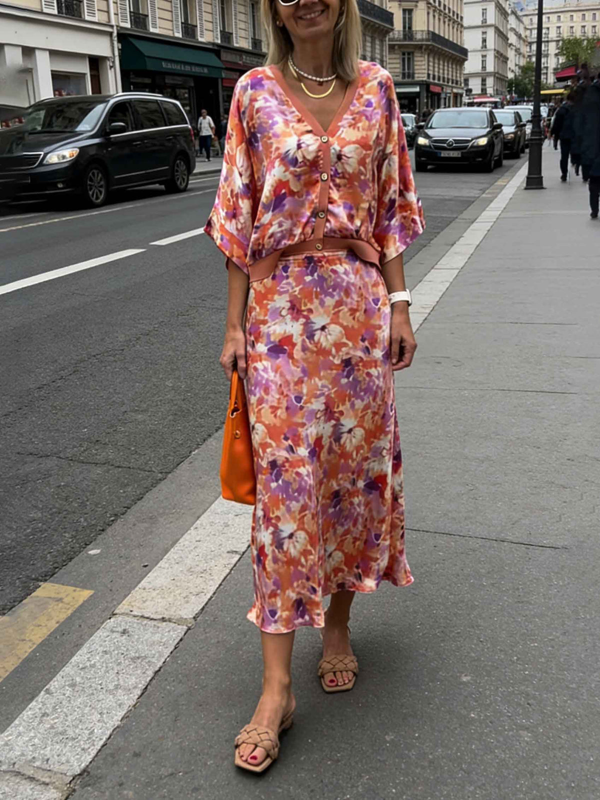 Gonna midi in raso elegante a vita alta con stampa floreale raffinata