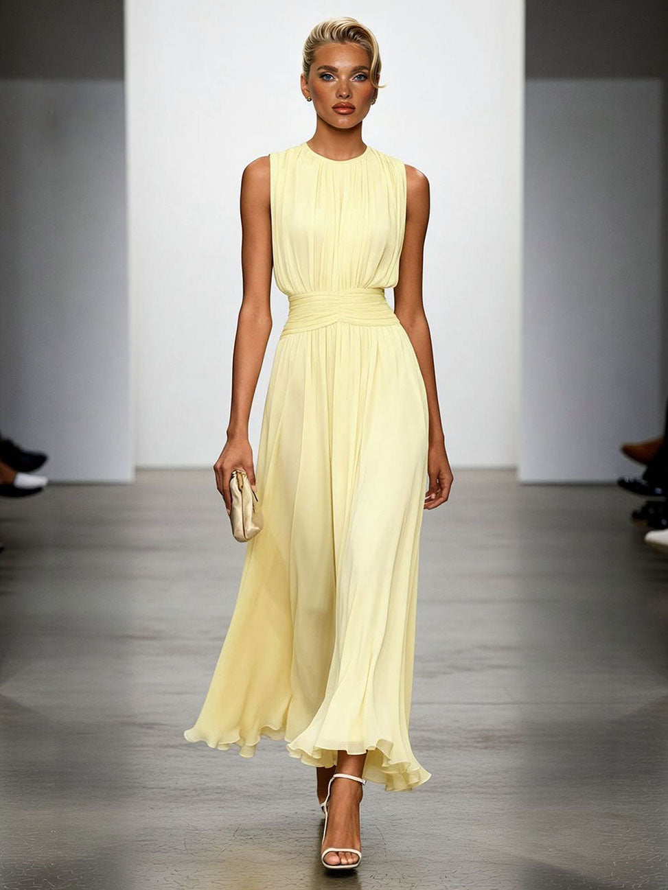 Abito lungo elegante senza maniche in chiffon plissettato