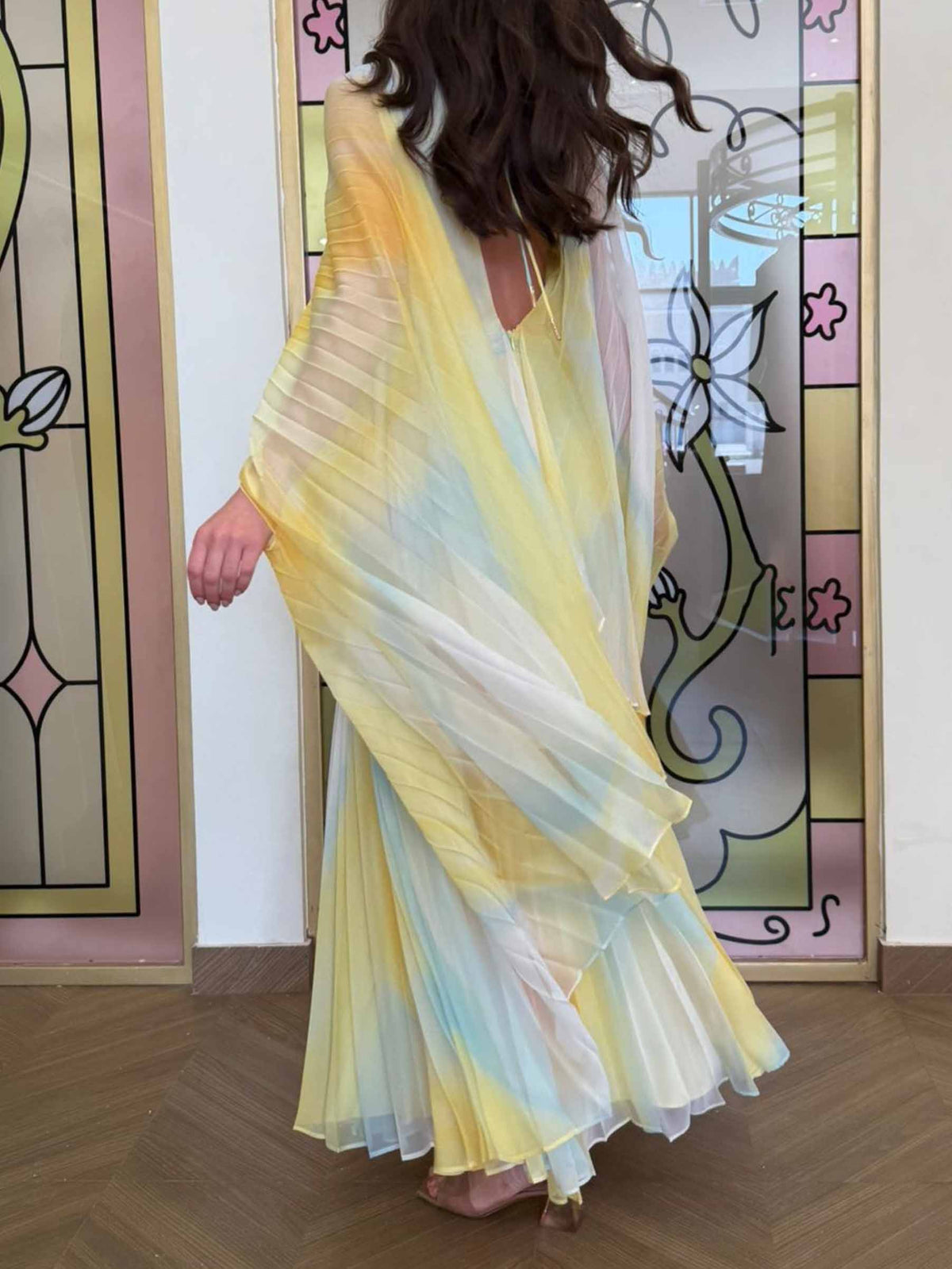 Elegant Gradient V-neck Flowing Pleated Maxi Dress